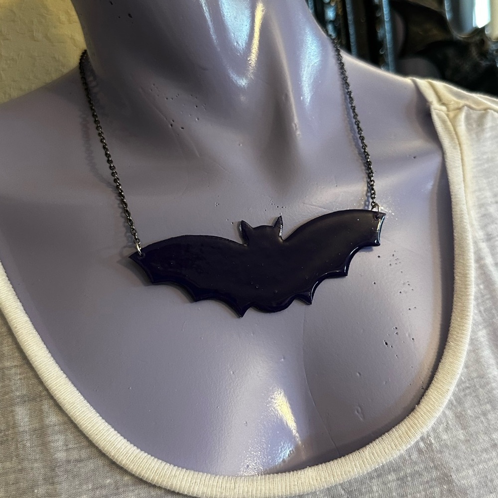 Spooky bat necklace - Picture 1 of 4